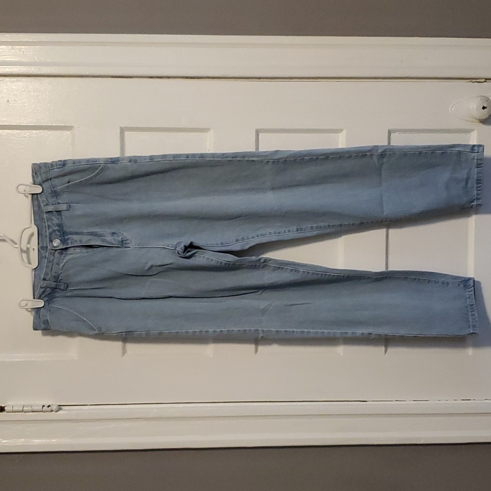 Shein Hi-Rise Light Wash Relaxed Fit Jeans